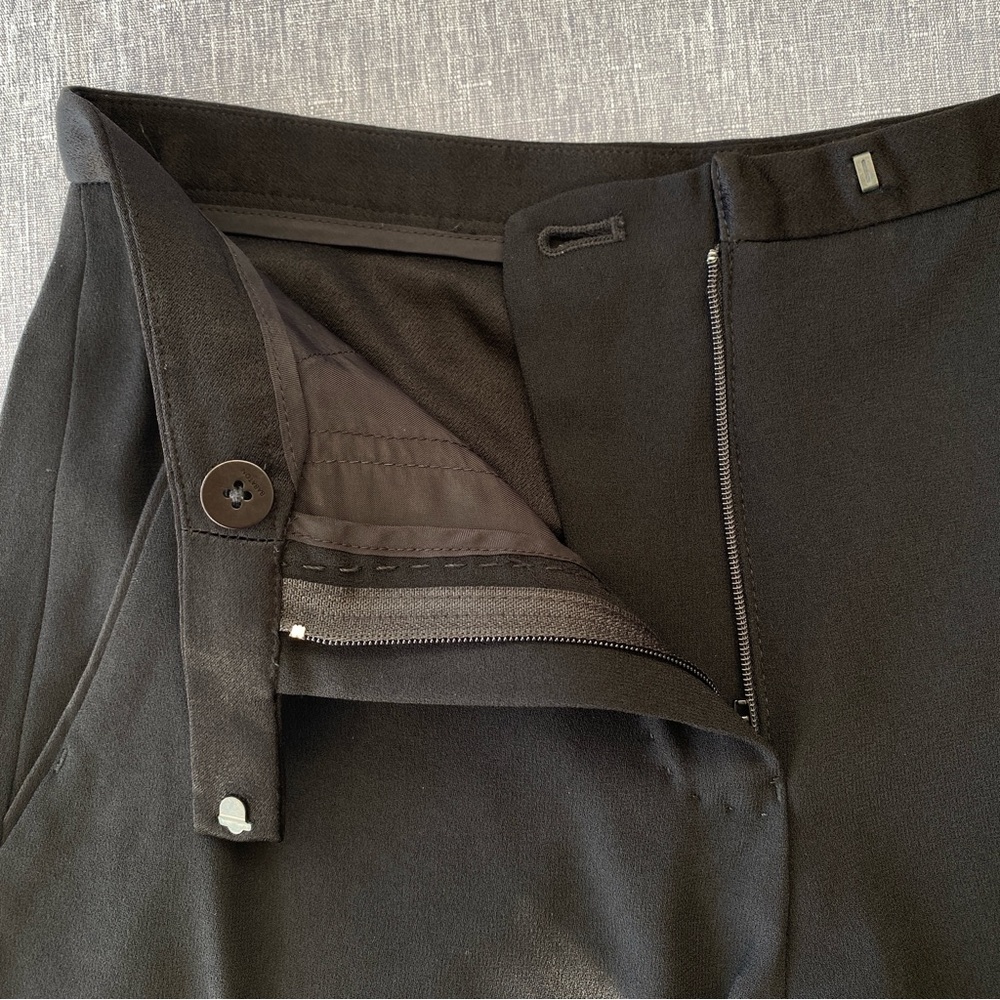 Aritzia Babaton|Premium Japanese Fabric Crepe Drapey Mini Shorts Black Size 00 - Picture 8 of 13